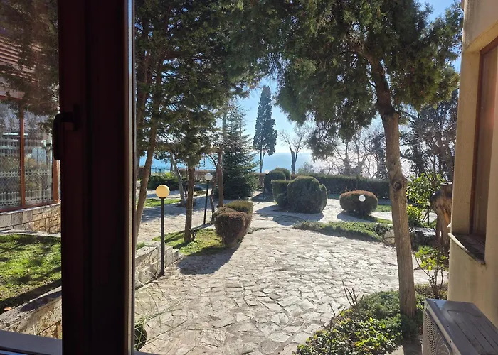 Complex Maxim - Sea View And Free Parking Pensionat